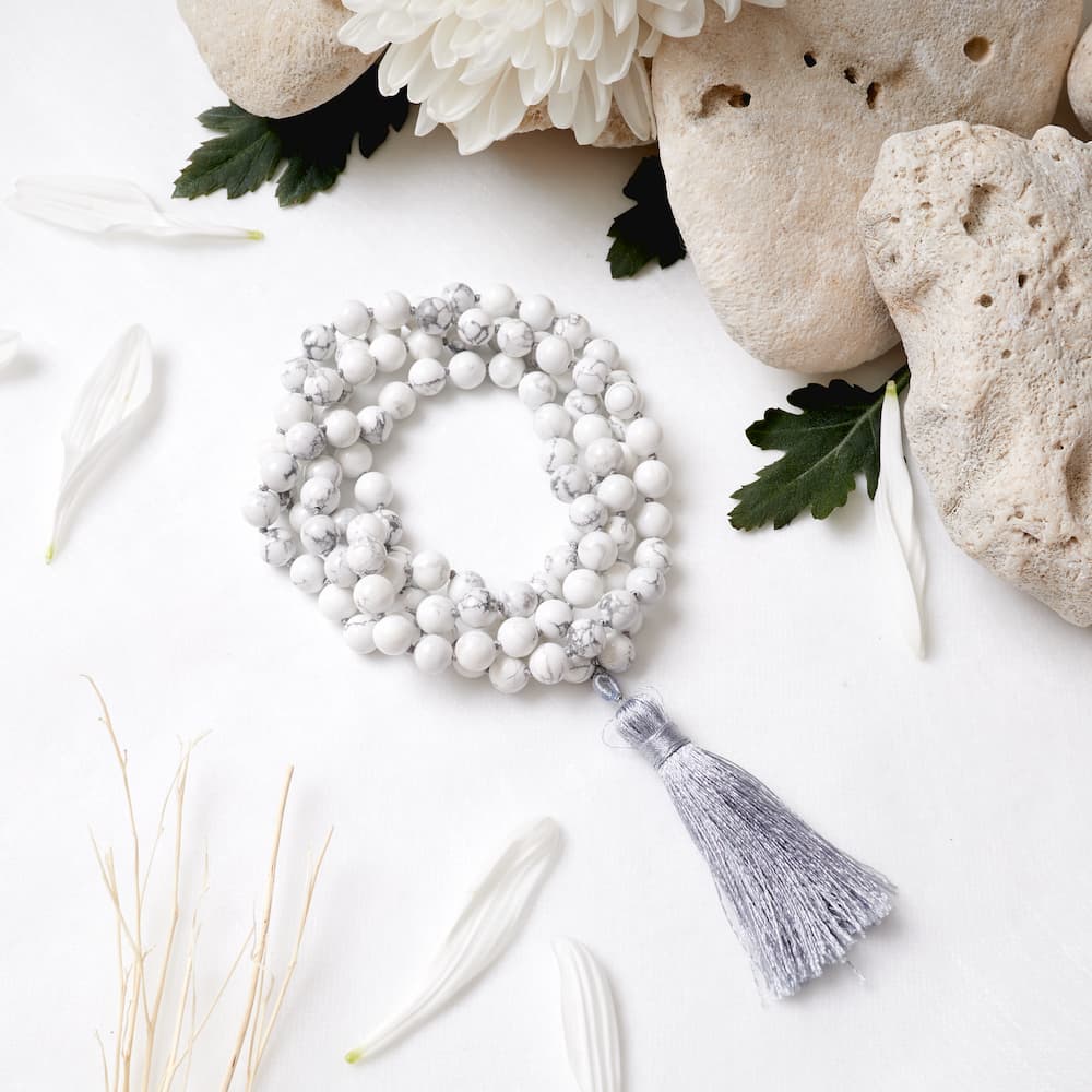Mala Howlite: Peace and harmony